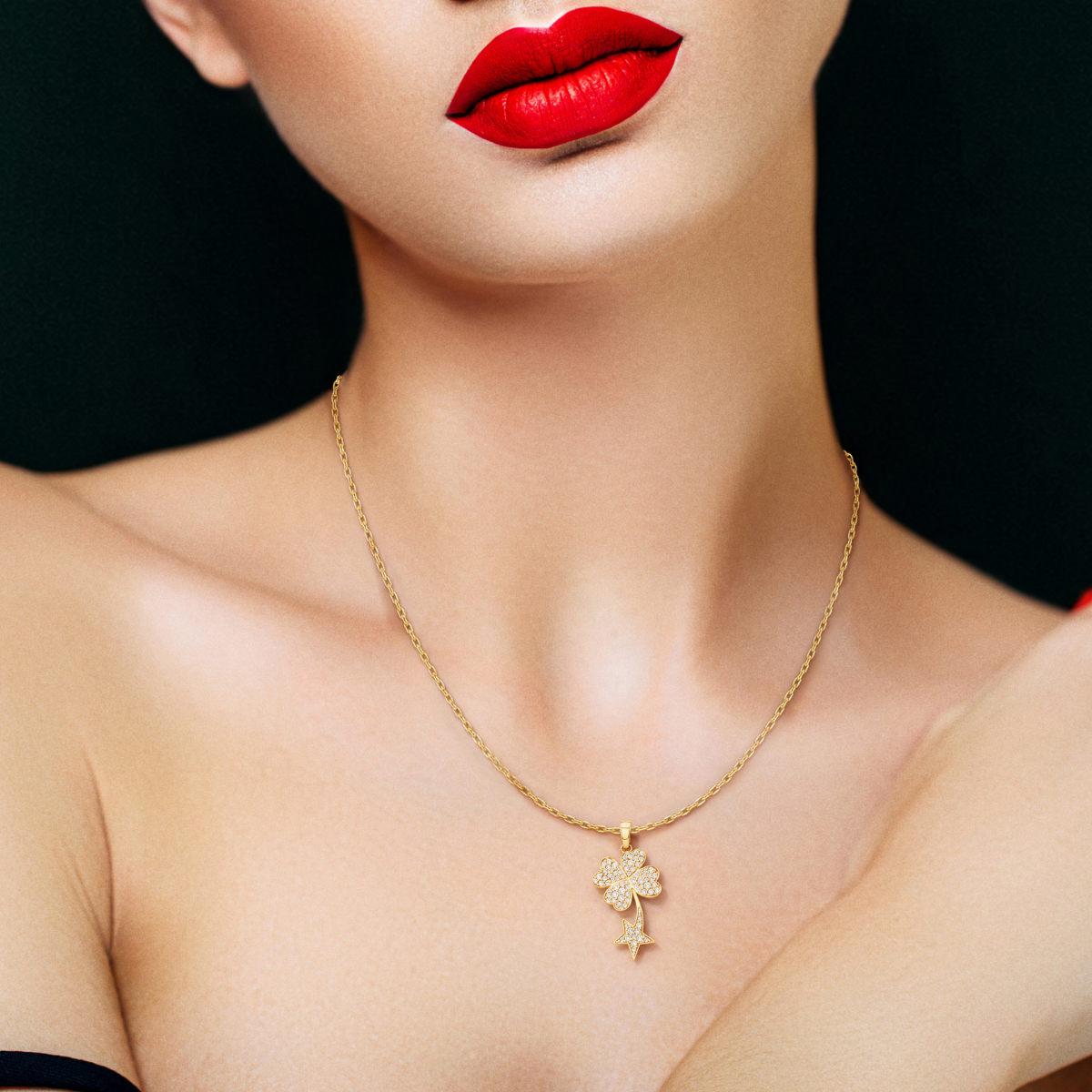 Starry Nite, Clover Leaf Pendant in 18K Yellow Gold