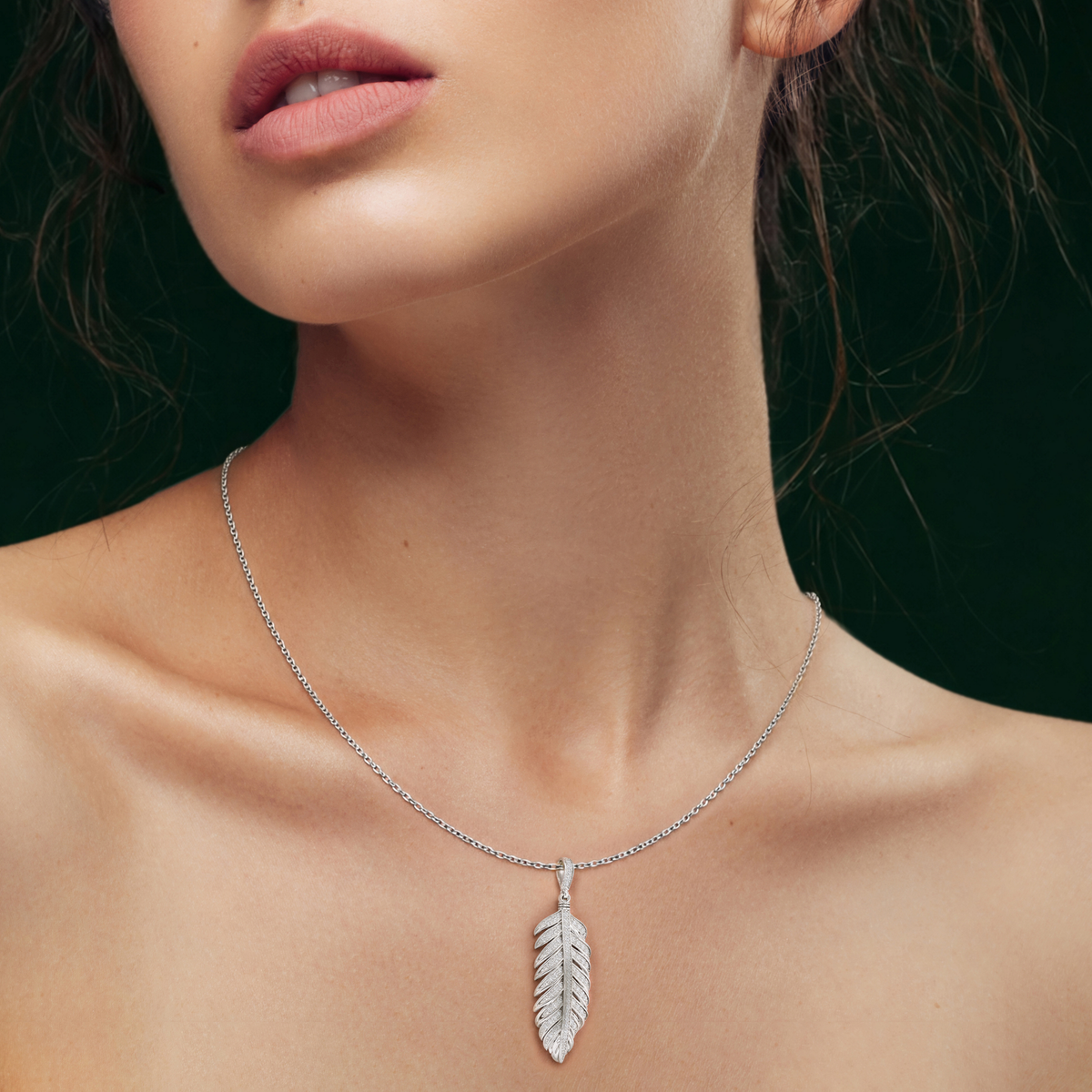 Plume, Feather Pendant in 18K White Gold