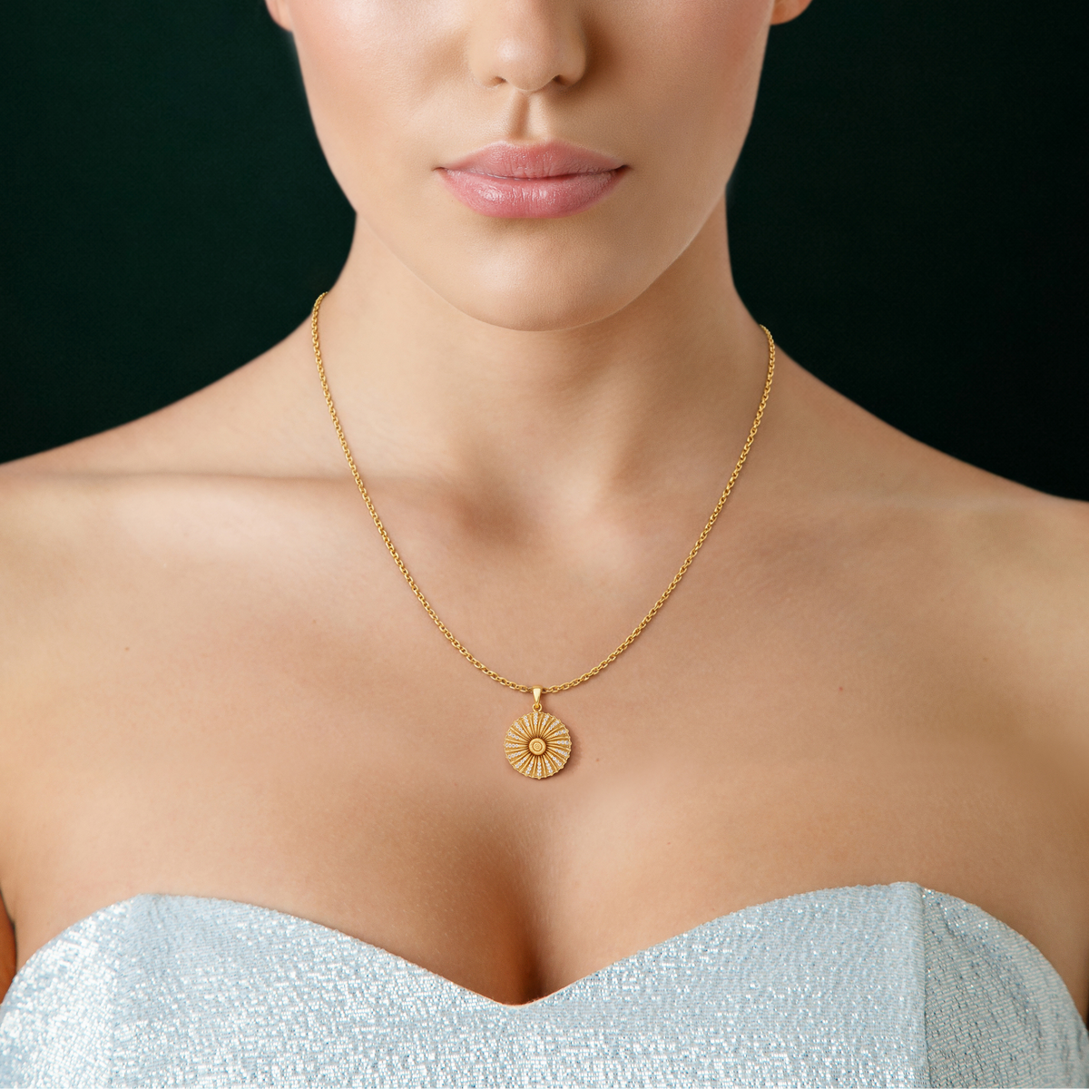 Marbella, Sea Shell Pendant in 18K Yellow Gold