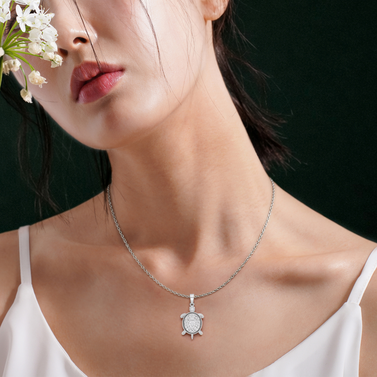 Sea Trot, Tortoise Pendant in 18K White Gold